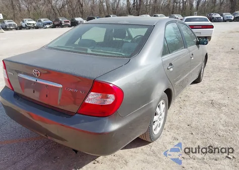 2004 Toyota Camry Xle z USA, uszkodzony, nr VIN 4T1BE32K34U853707
